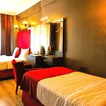 Kaya Royal Hotel Theater Street
